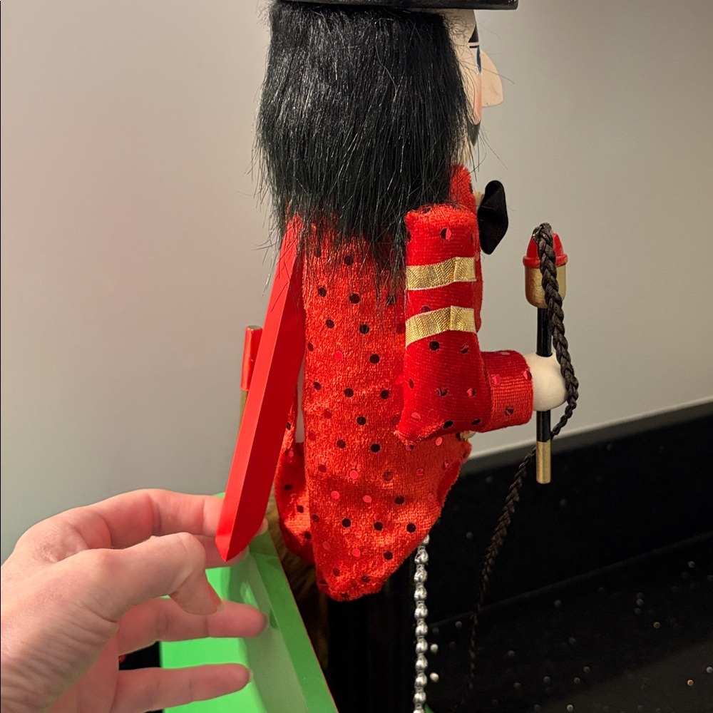 19” Christmas Circus Ringleader Lion Tamer Nutcracker w Lion and Big Top Vintage - Picture 6 of 13
